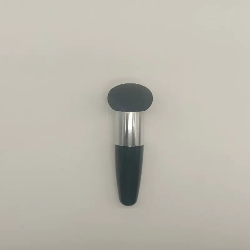 Foundation Makeup Brush with Handle, Mushroom Stick