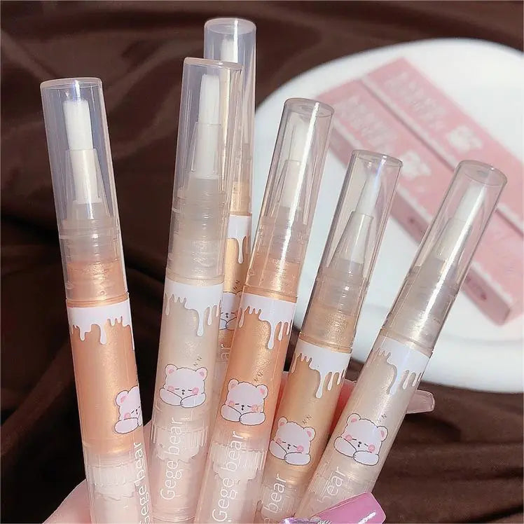 Liquid Highlighter with Polarizing Diamond Sparkle