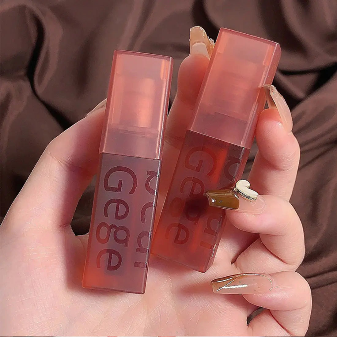 Velvet Matte Liquid Lipstick - Long Lasting Red Tint